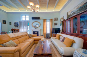 A central 2BR authentic Townhouse with Rooftop by 360 Estates
